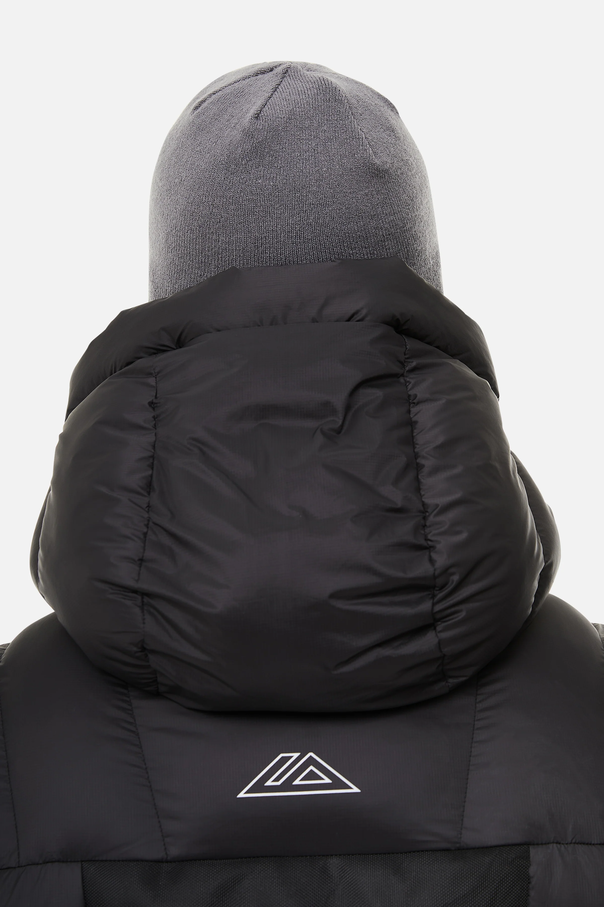 Peak Reversible Beanie - Black/Grey - Image 6