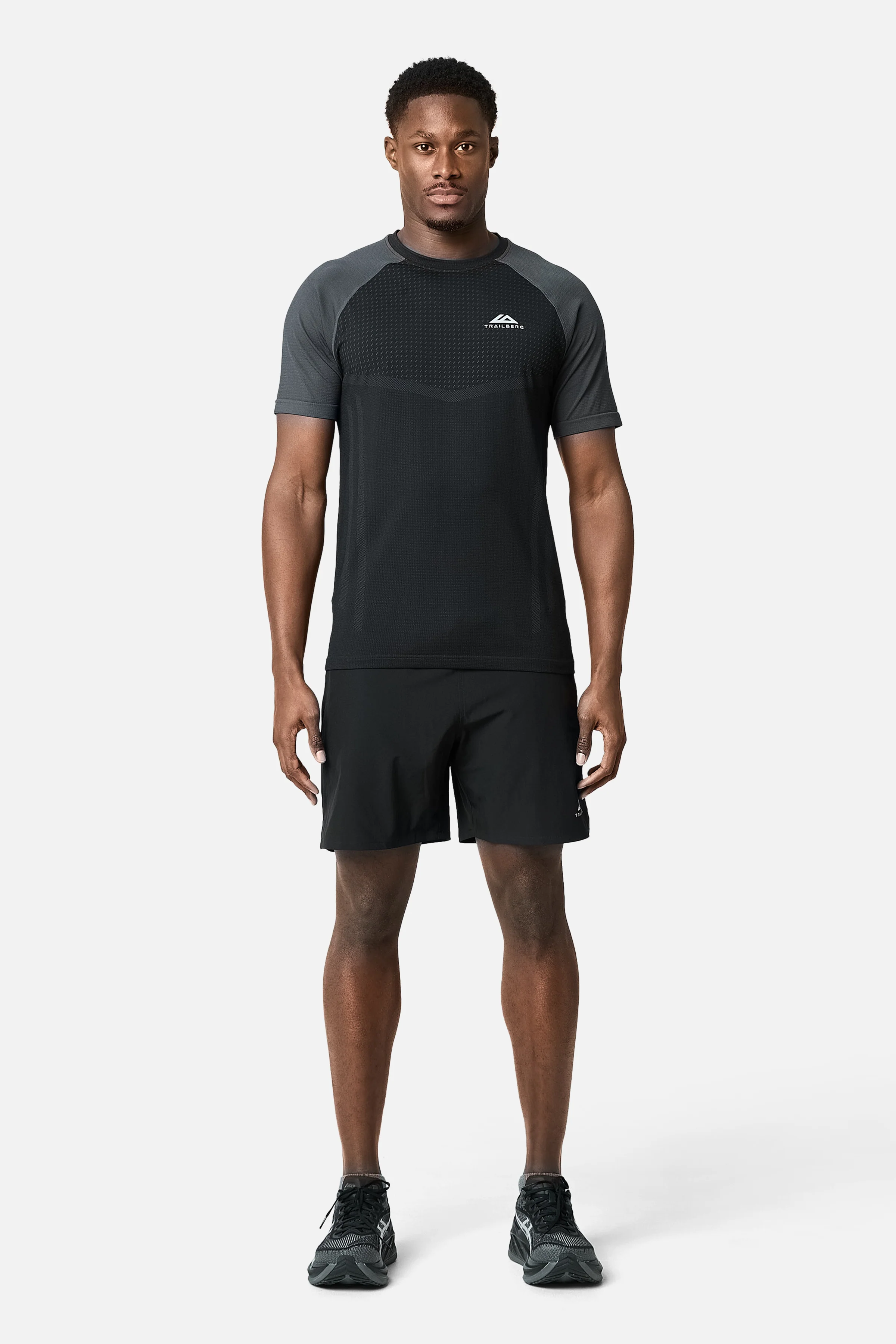 Rapid Dash Seamless Tee - Black/Volcano Grey - Image 4